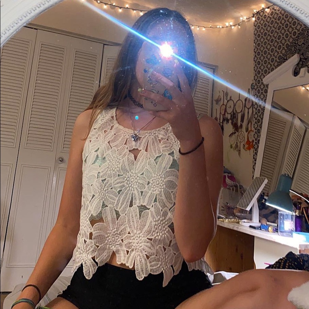 PacSun floral lace crop top